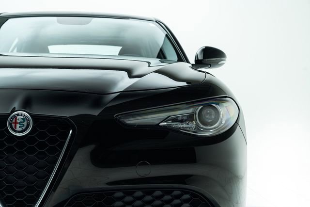 Used 2018 Alfa Romeo Giulia AWD image 7
