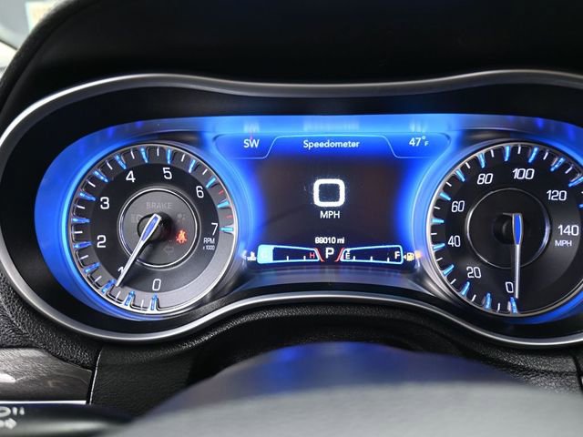 Used 2020 Chrysler 300 Touring L w/ Quick Order Package 2EF image 9