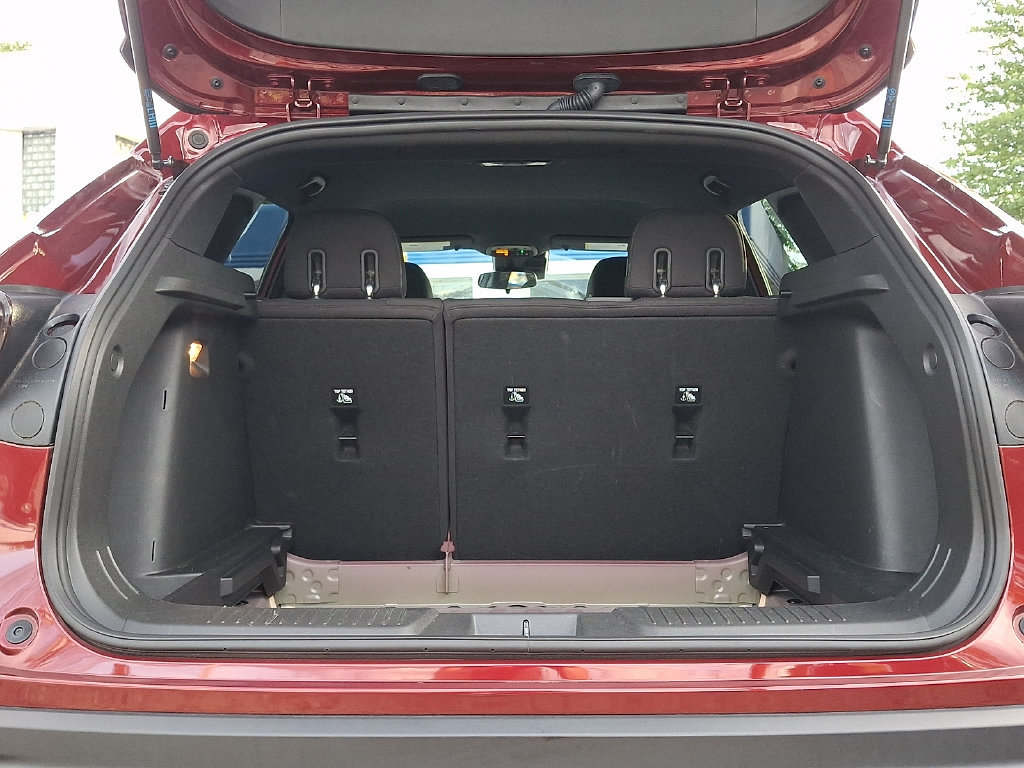 Certified 2024 Chevrolet Trax RS w/ Driver Confidence Package FWD image 27