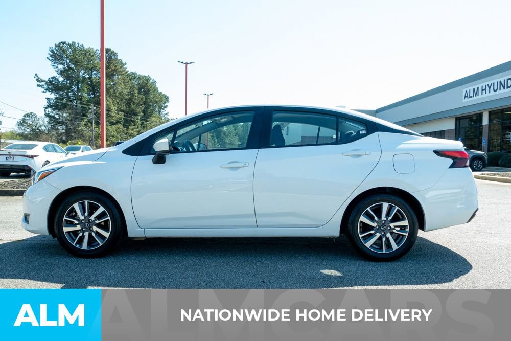 Used 2024 Nissan Versa SV image 4