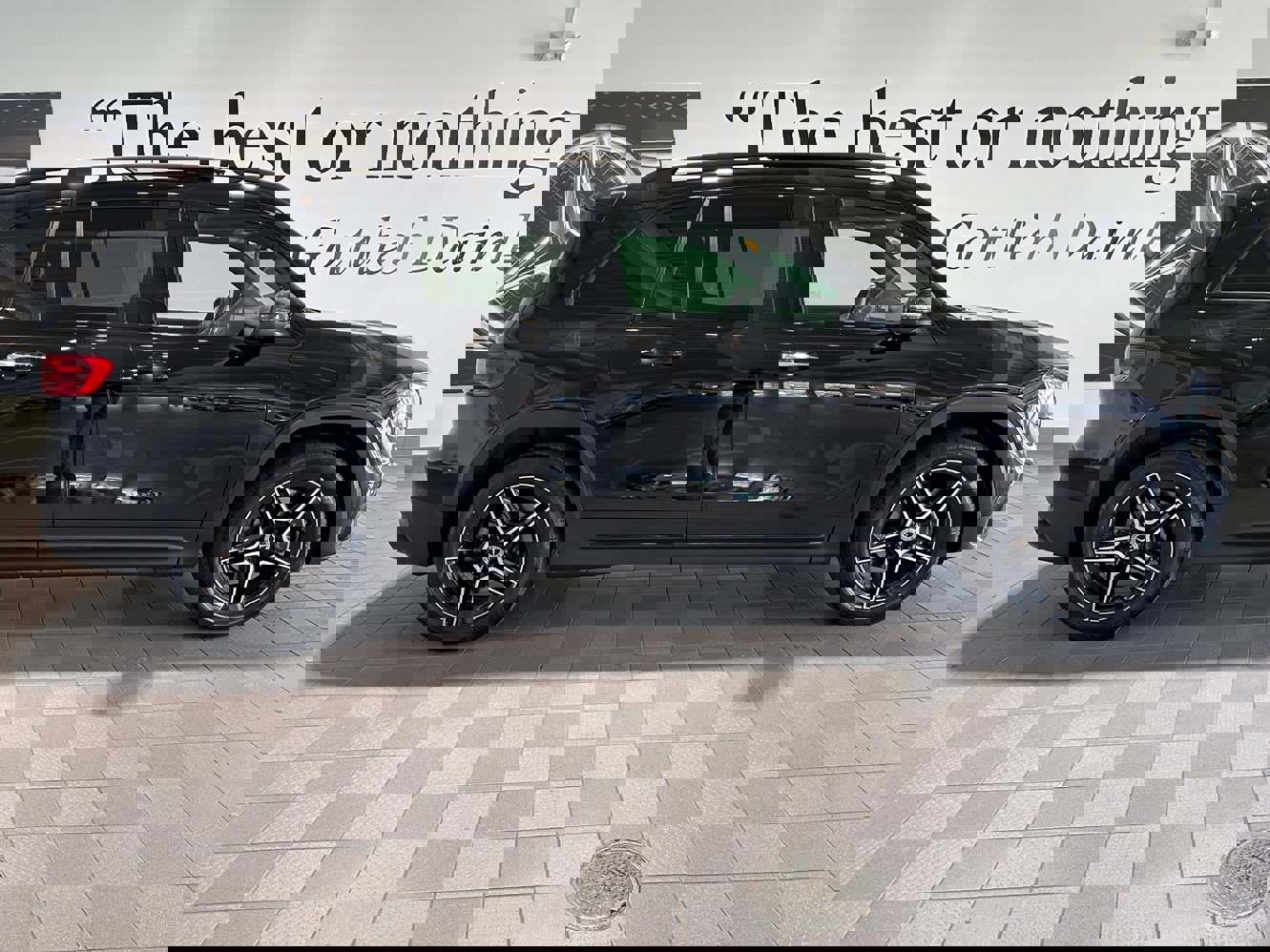 Used 2024 Mercedes-Benz GLB 250 4MATIC image 3