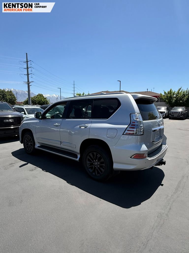 Used 2014 Lexus GX 460 w/ Premium Package AWD/4WD image 3