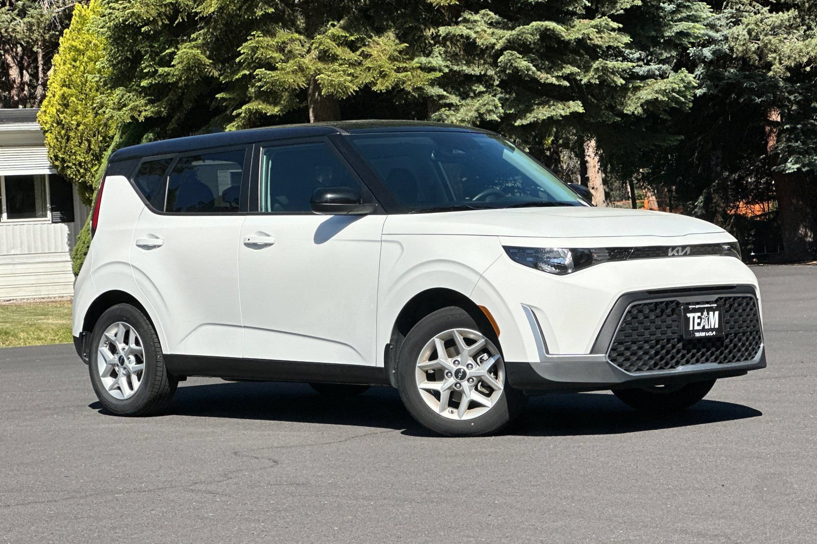 Certified 2025 Kia Soul S FWD image 2