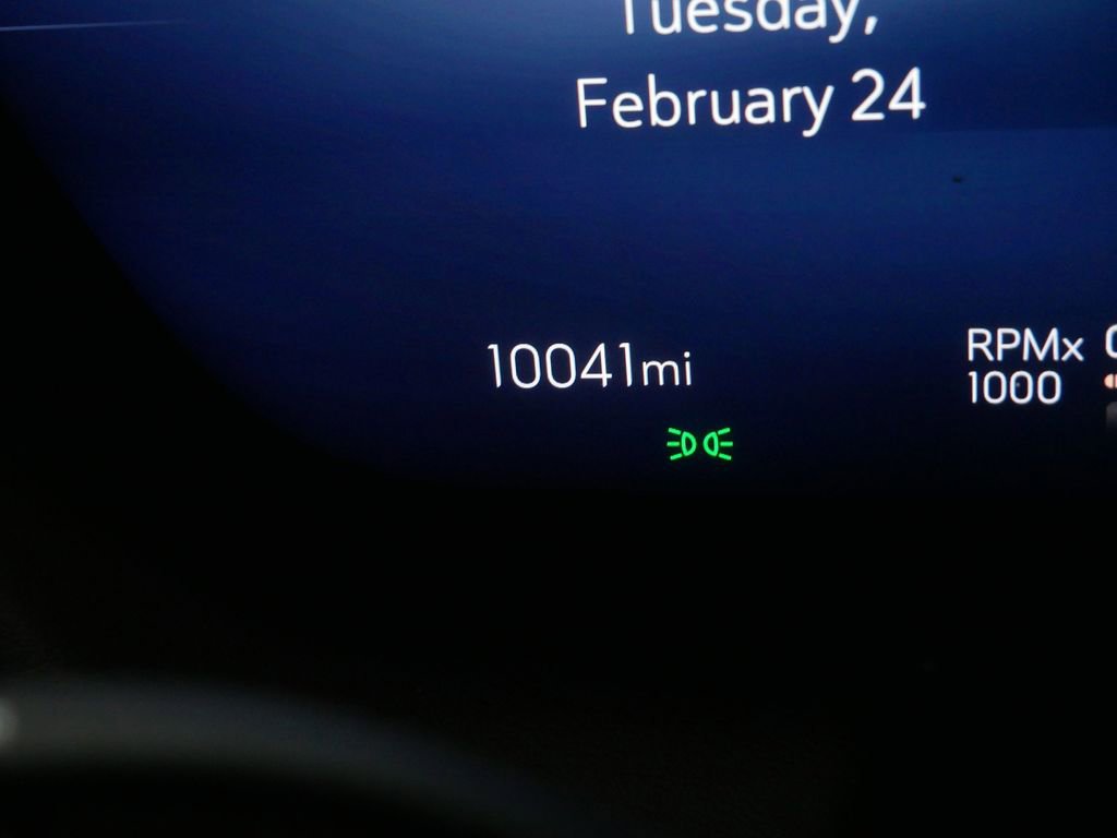 Used 2025 Buick Enclave Avenir w/ Trailering Package, 5000 lbs. image 33