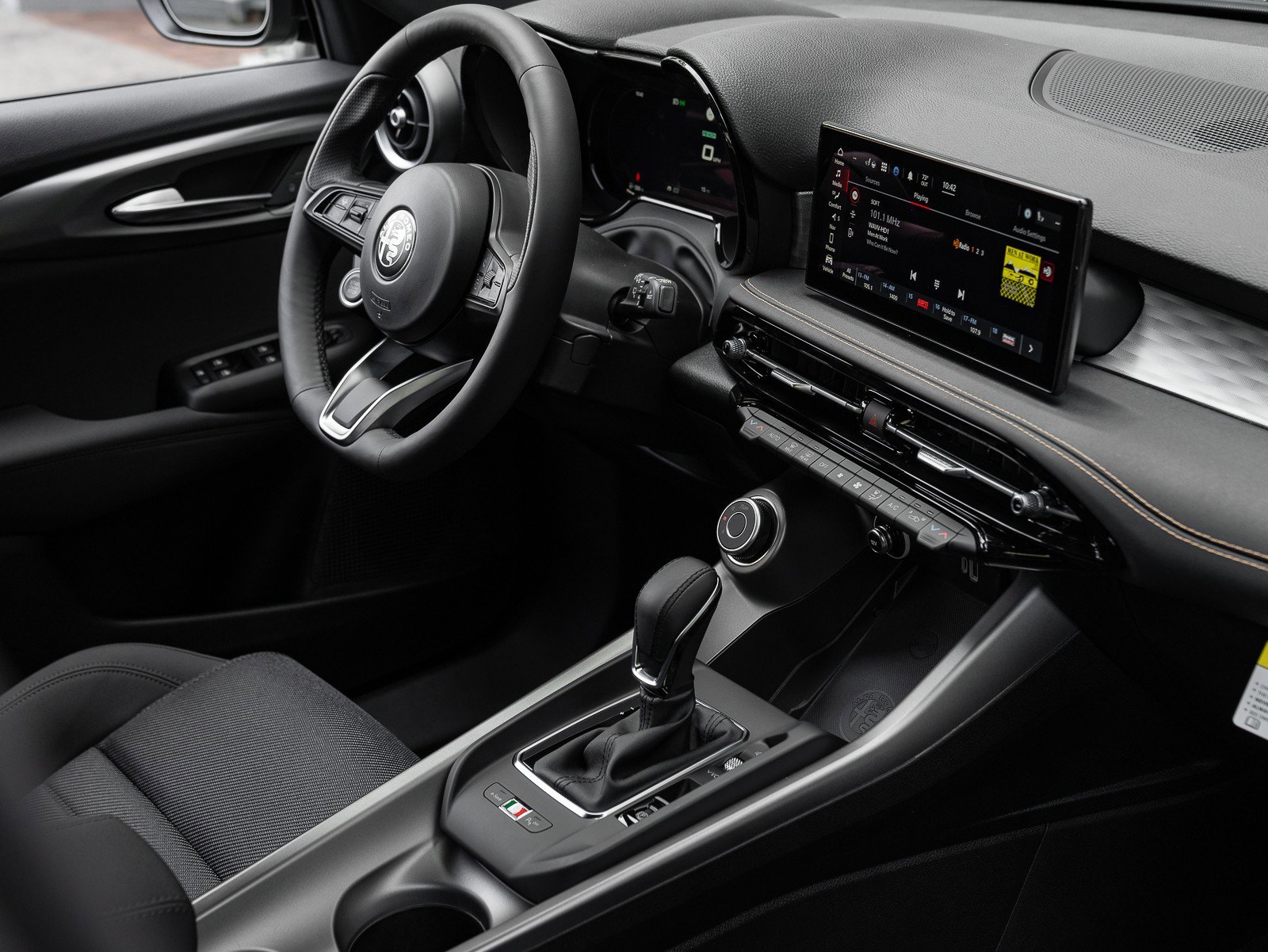 New 2024 Alfa Romeo Tonale Ti w/ Active Assist Package image 14