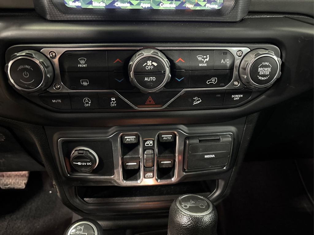 Used 2018 Jeep Wrangler Unlimited Sahara image 31