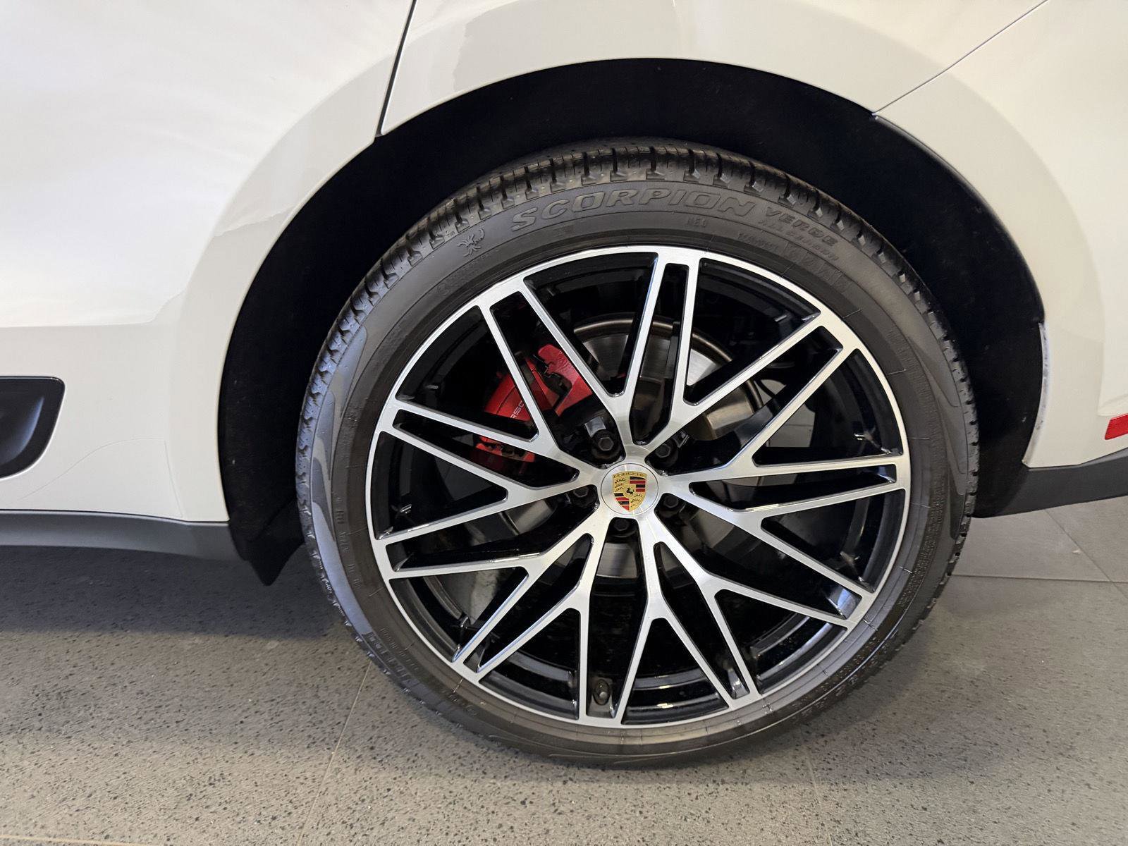 Used 2025 Porsche Macan S image 11