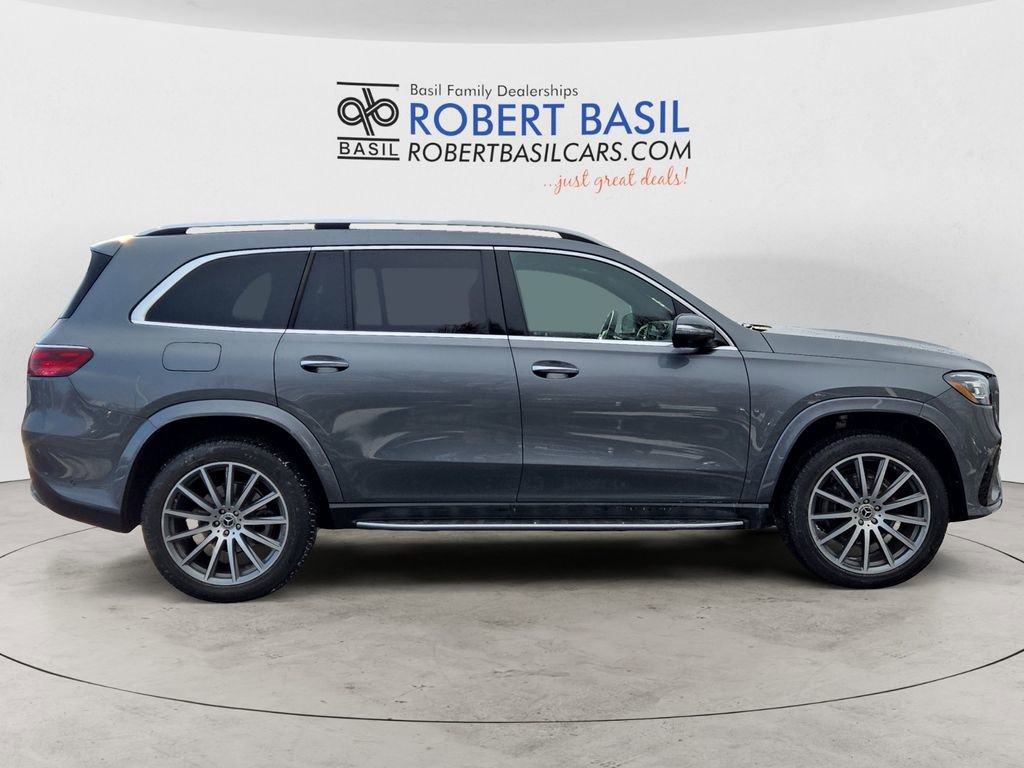 Used 2025 Mercedes-Benz GLS 580 4MATIC image 6