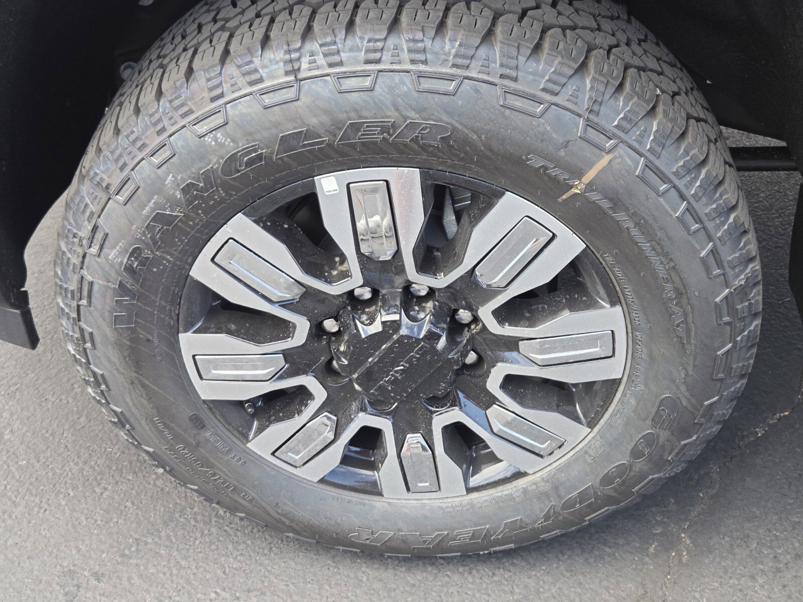 New 2025 GMC Sierra 2500 Denali w/ Denali Reserve Package image 5