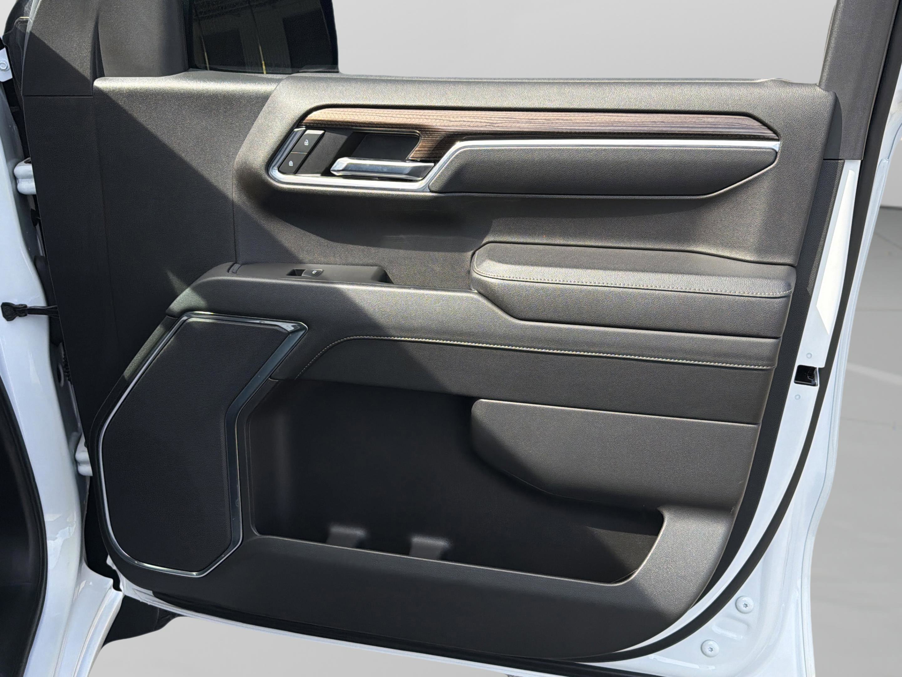 Used 2023 Chevrolet Silverado 1500 LT Trail Boss w/ Protection Package image 29