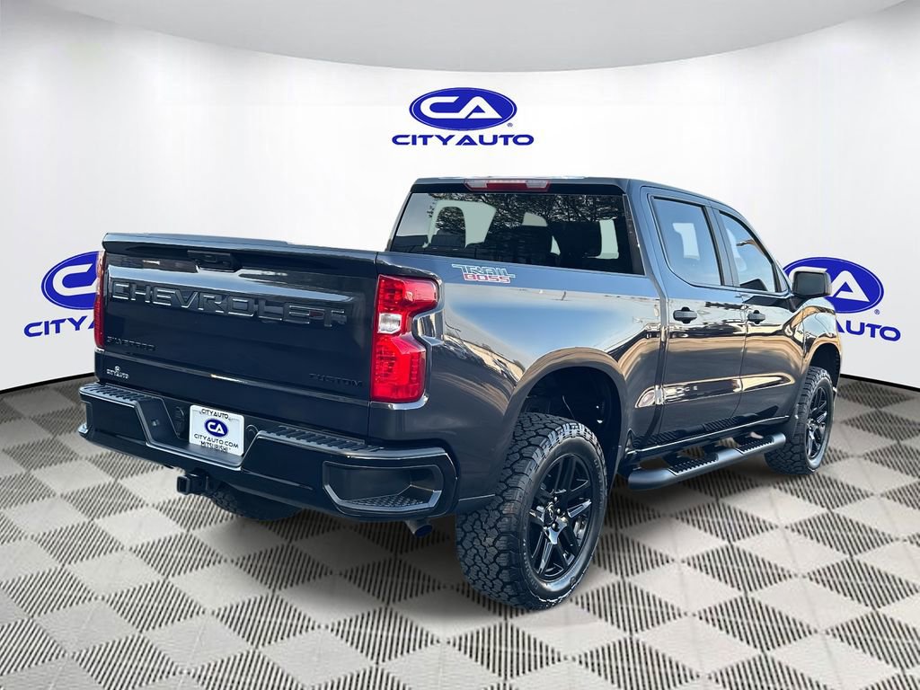 Used 2024 Chevrolet Silverado 1500 Custom Trail Boss w/ Turbomax Blackout Package image 3