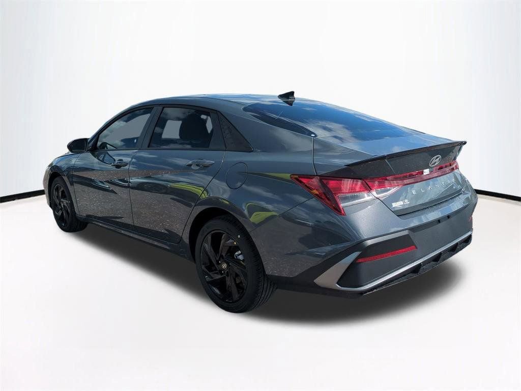New 2026 Hyundai Elantra Sport image 7