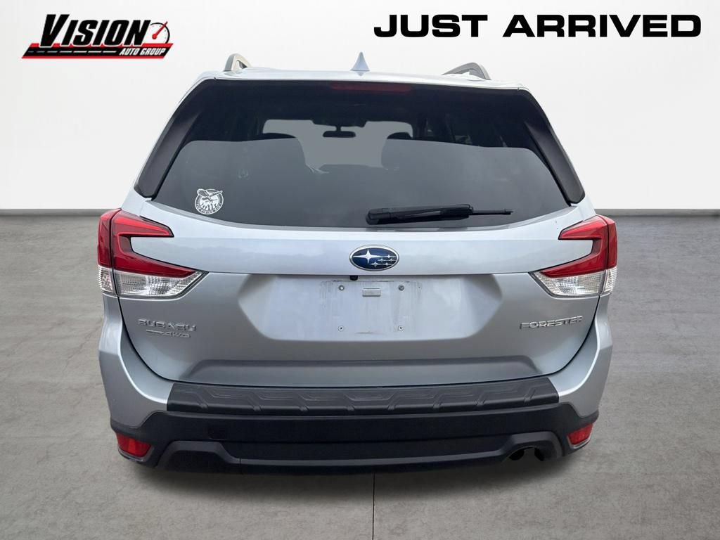 Used 2019 Subaru Forester Premium AWD/4WD image 5