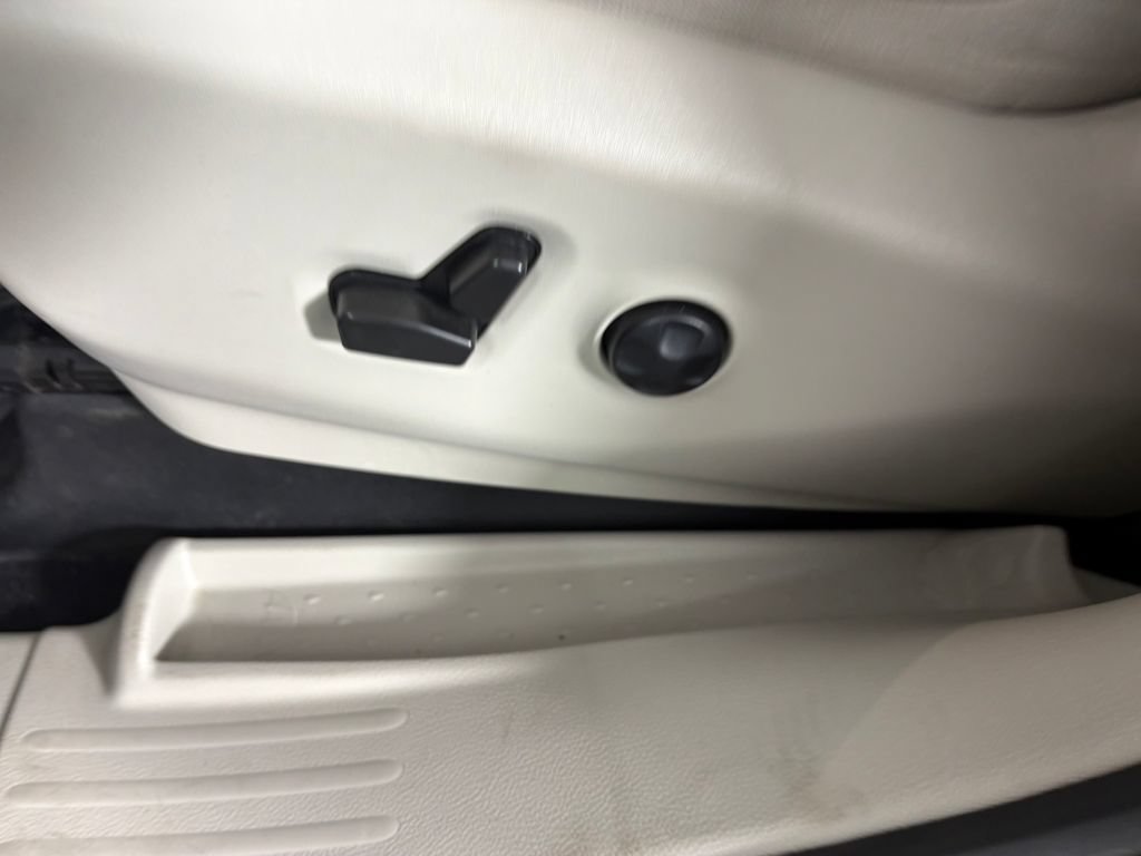 Used 2021 Chrysler Pacifica Touring-L AWD/4WD image 14