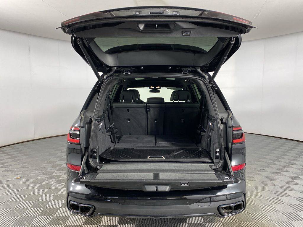 Used 2025 BMW X7 M60i w/ Climate Comfort Package AWD/4WD image 29
