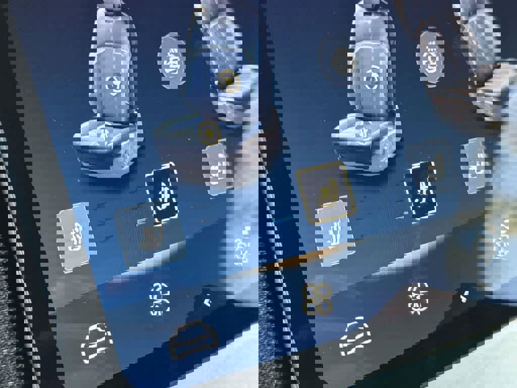 Used 2024 Lucid Air Touring image 22