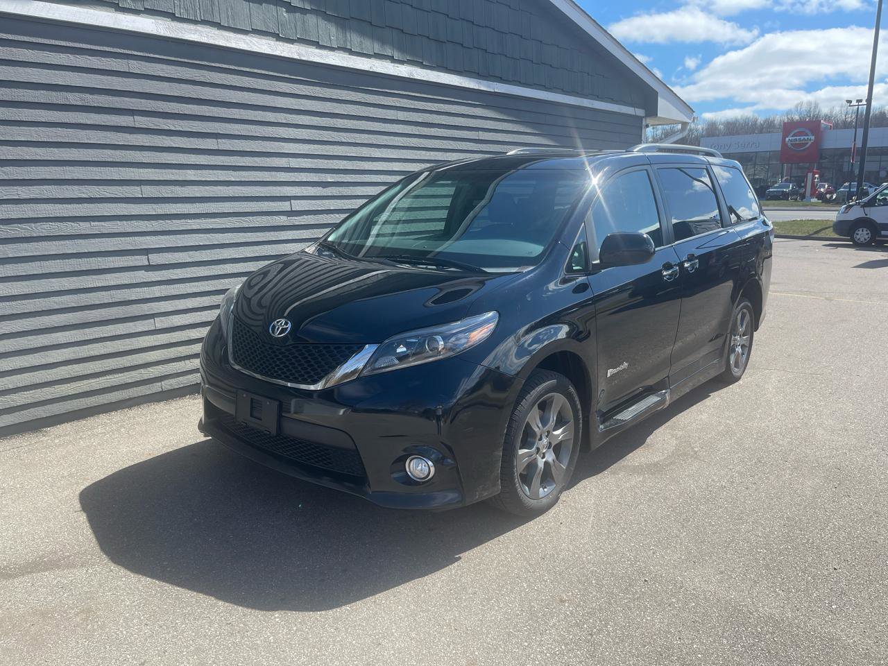 Used 2015 Honda Odyssey EX-L image 31