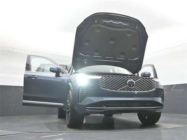 New 2026 Volvo XC90 B6 Plus w/ Protection Package Premier image 57