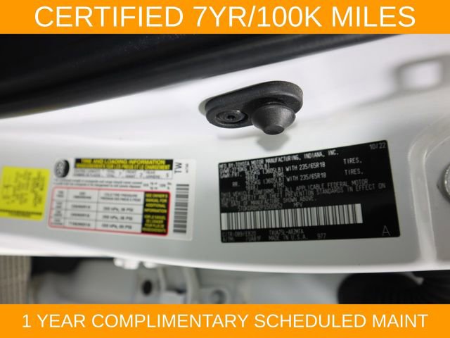Used 2023 Toyota Highlander XLE AWD/4WD image 30