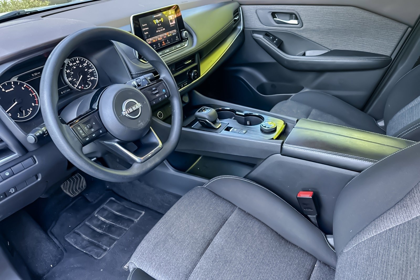 Used 2023 Nissan Rogue SV image 43