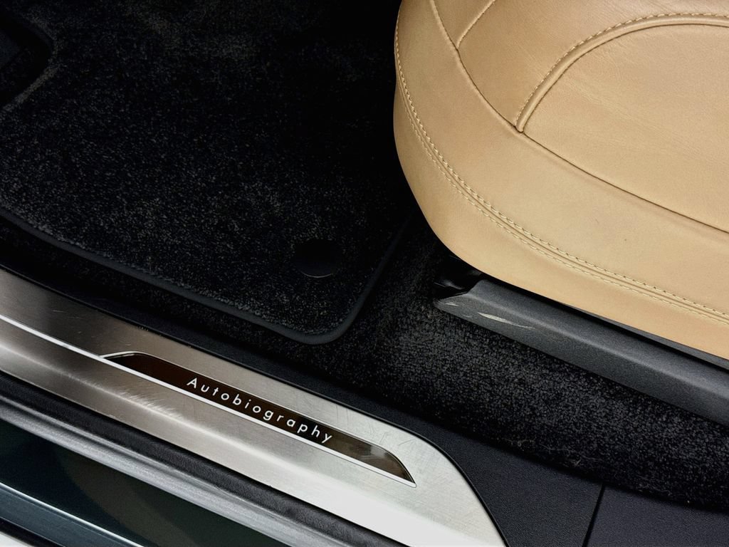 Used 2023 Land Rover Range Rover Autobiography AWD/4WD image 18