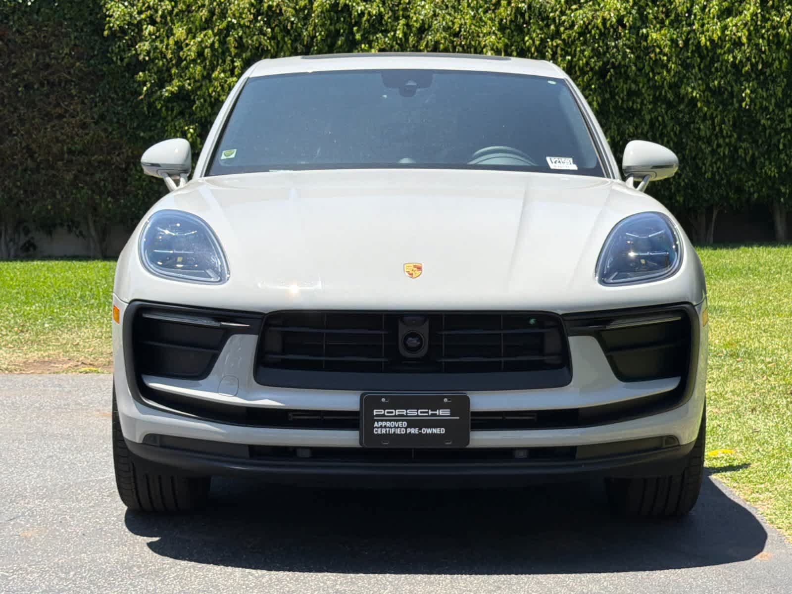 Used 2026 Porsche Macan AWD/4WD image 11
