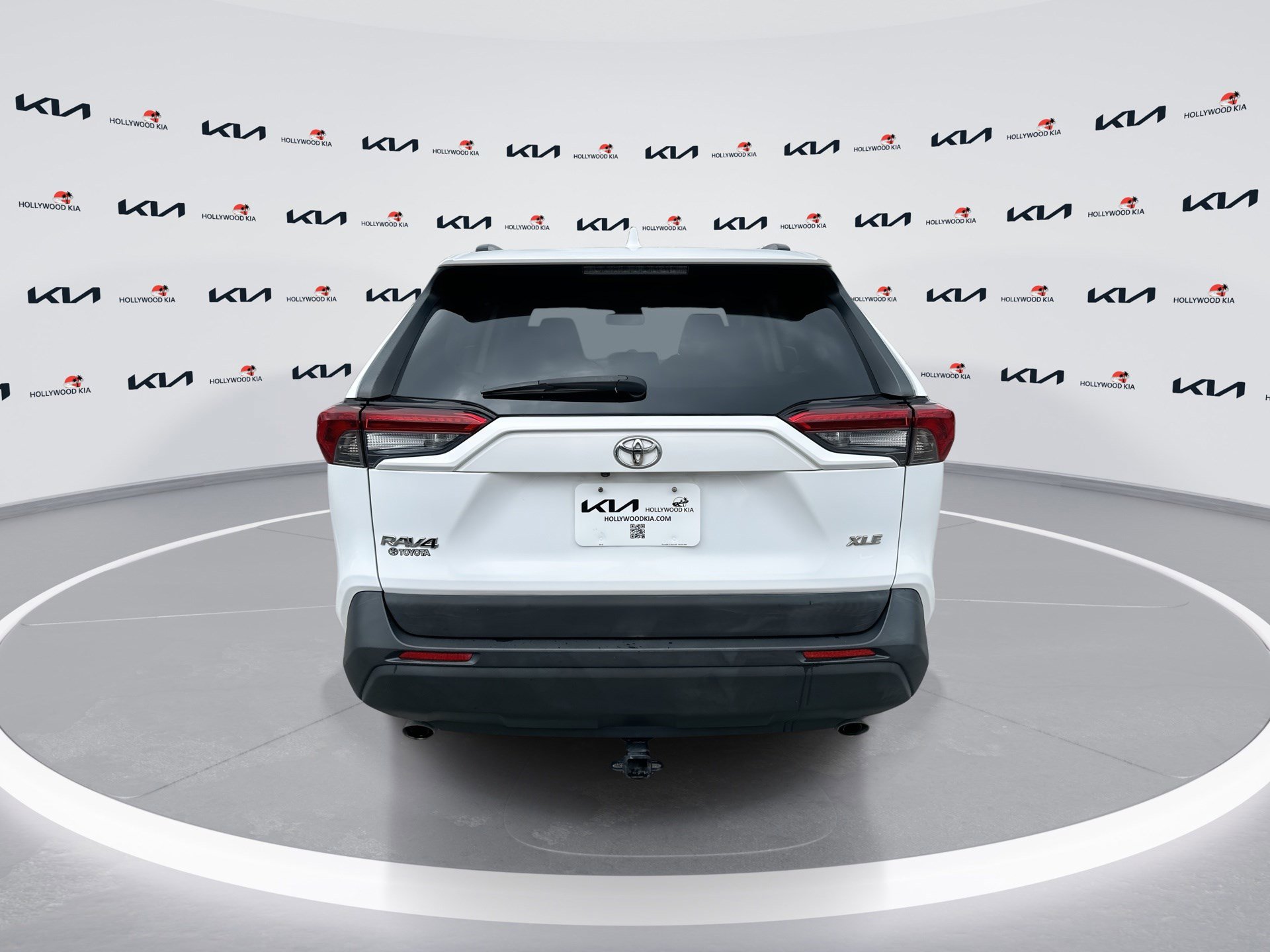 Used 2019 Toyota RAV4 XLE Premium image 7