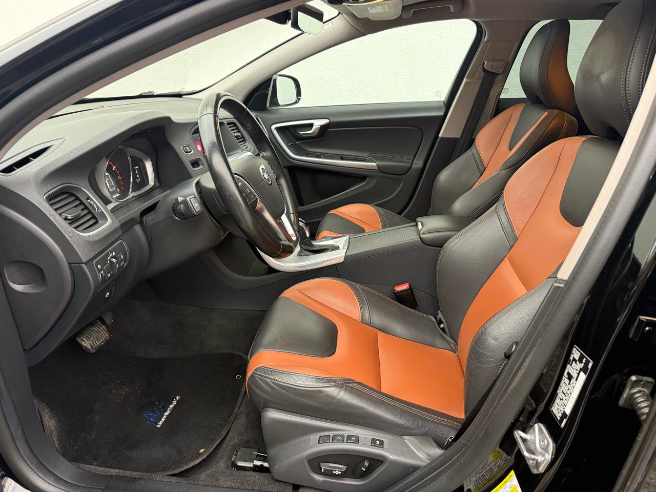 Used 2018 Volvo V60 T5 Cross Country w/ Convenience Package image 14