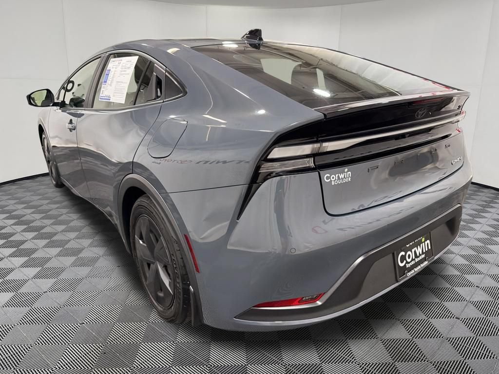 Used 2026 Toyota Prius Plug-In Hybrid FWD image 4