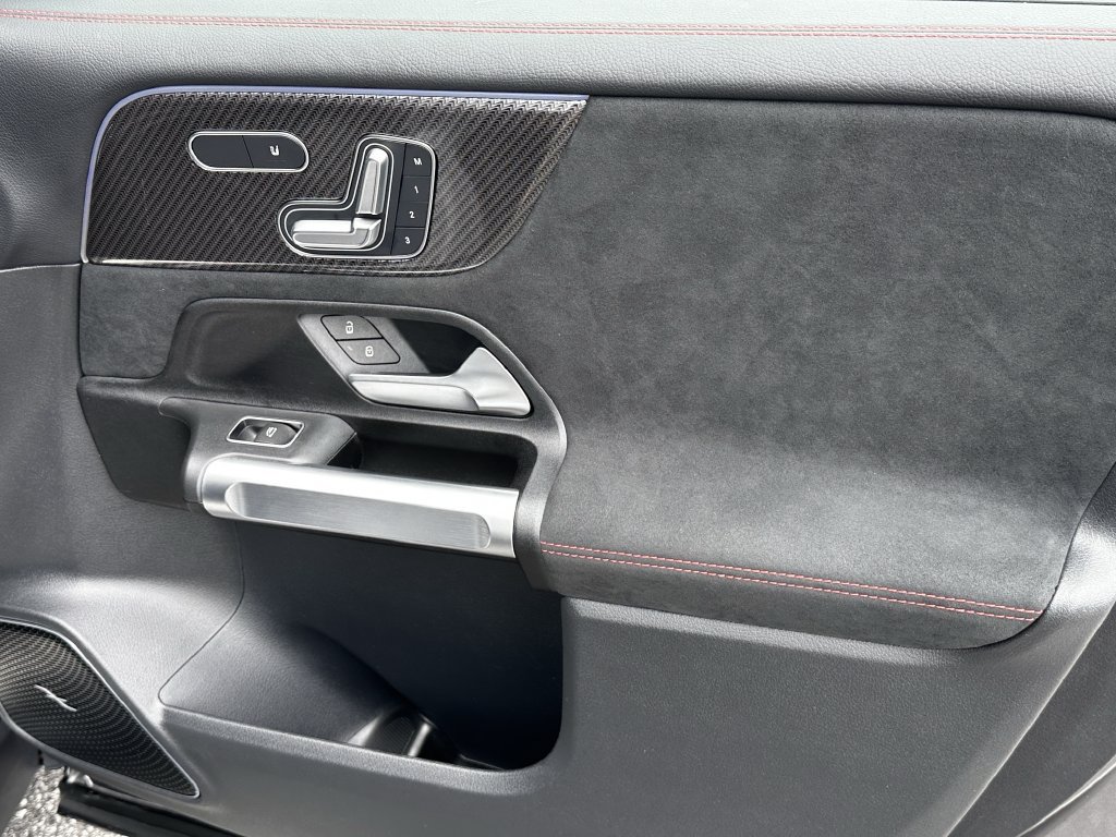 Certified 2025 Mercedes-Benz GLB 250 image 16