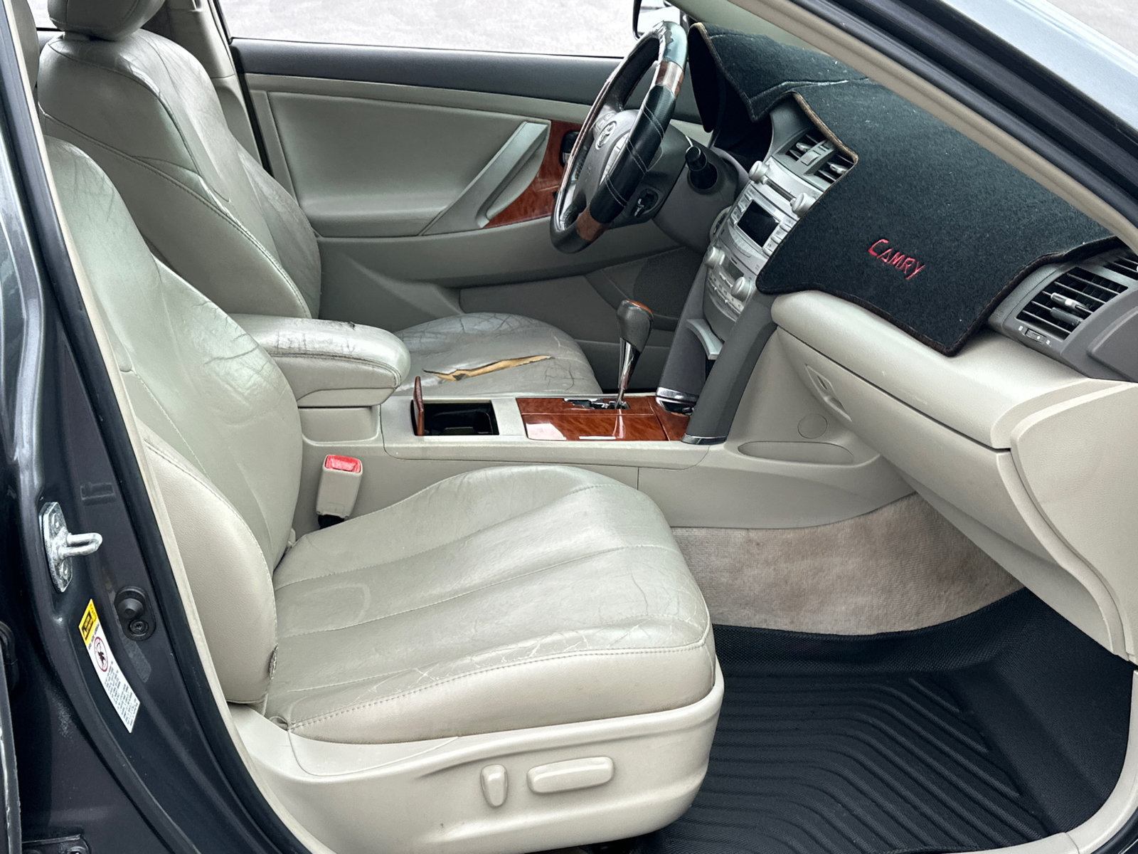 Used 2011 Toyota Camry XLE w/ XLE Extra-Value Pkg #2 FWD image 14