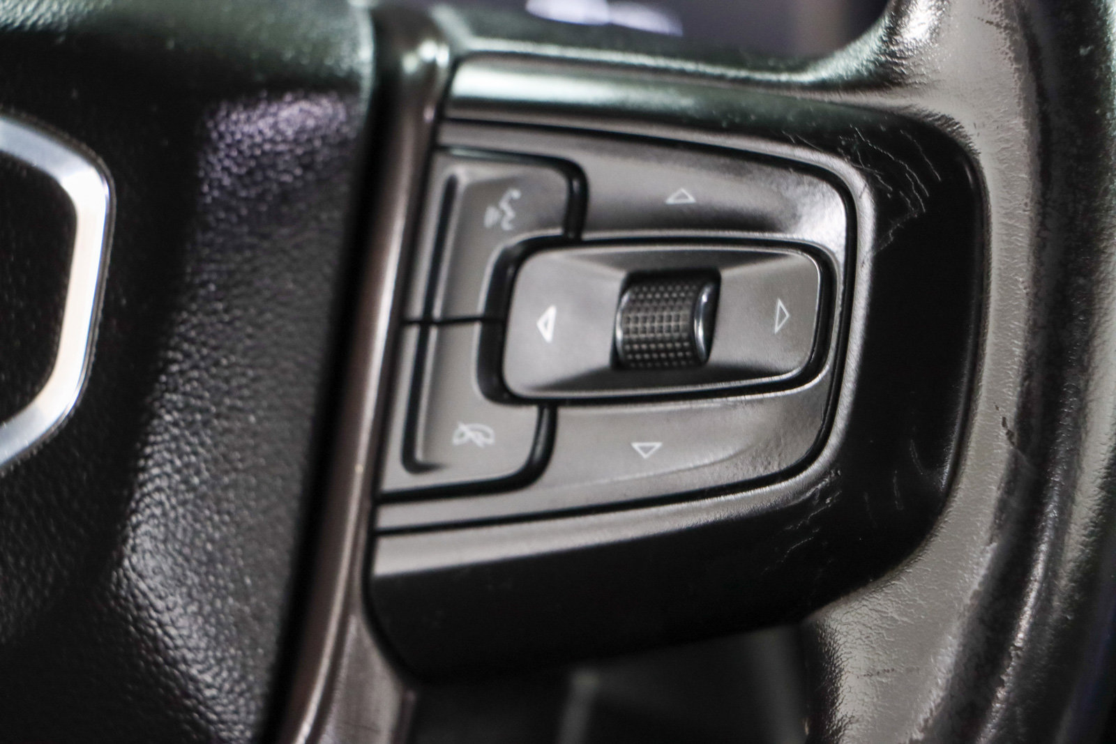 Used 2022 GMC Sierra 2500 AT4 w/ Snow Plow Prep/Camper Package image 15