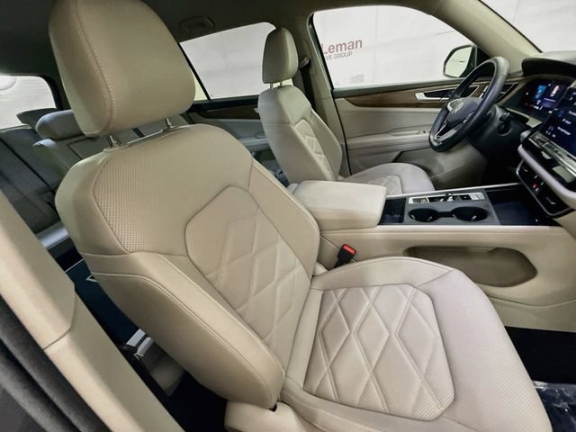 Used 2024 Volkswagen Atlas SE AWD/4WD image 29