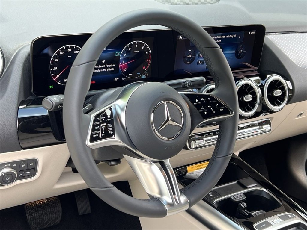 Certified 2025 Mercedes-Benz GLA 250 4MATIC image 13