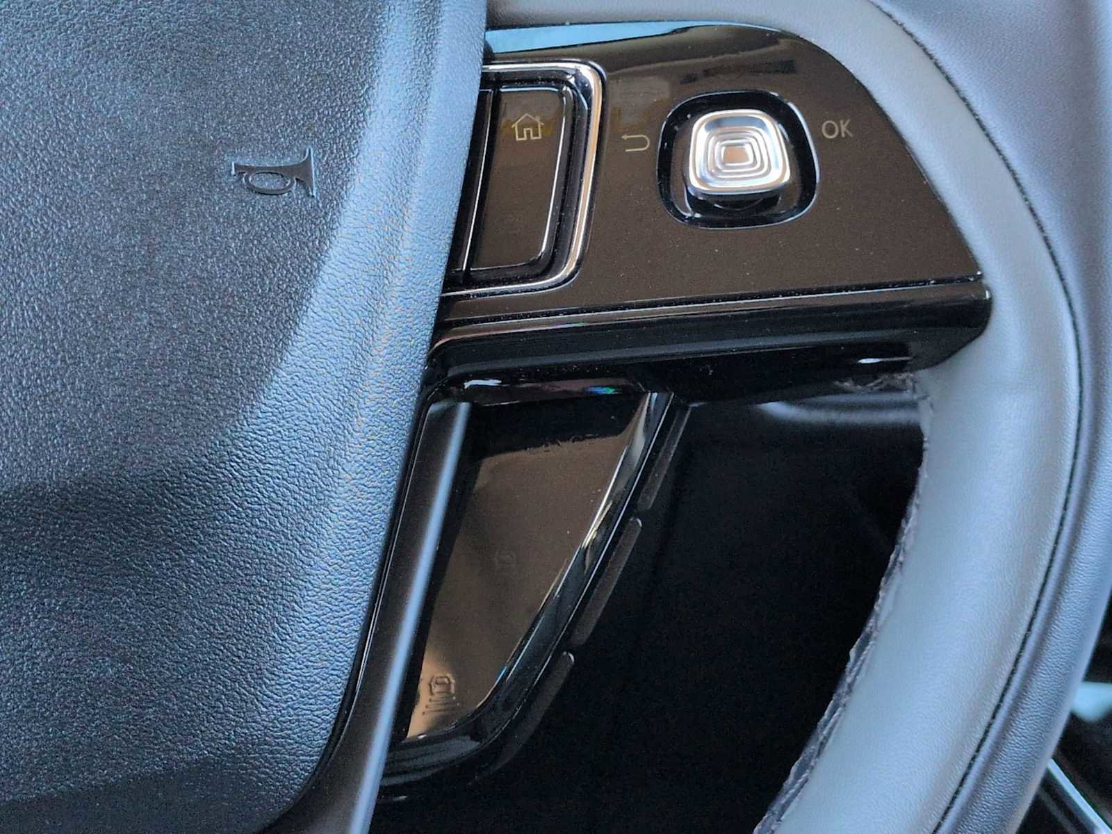 Used 2025 Lincoln Corsair FWD image 25