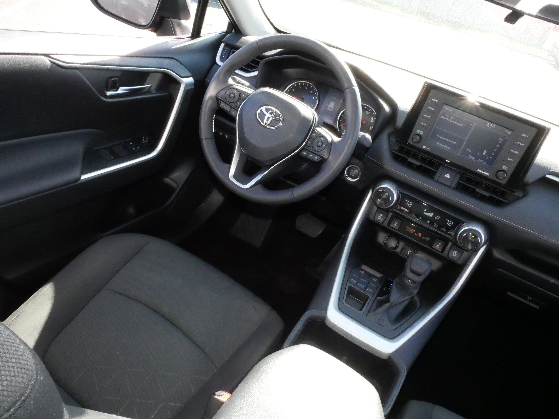 Used 2022 Toyota RAV4 XLE w/ Convenience Package AWD/4WD image 9