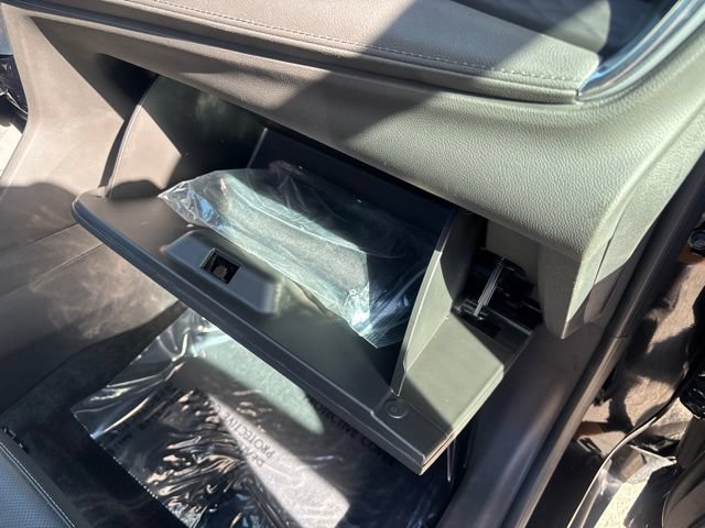 Used 2025 Buick Encore GX Avenir w/ Avenir Technology Package AWD/4WD image 40