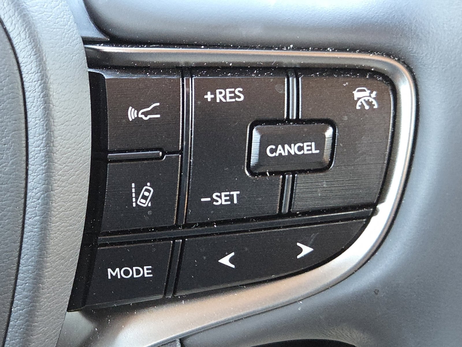 Used 2025 Lexus ES 300h w/ Premium Package FWD image 11