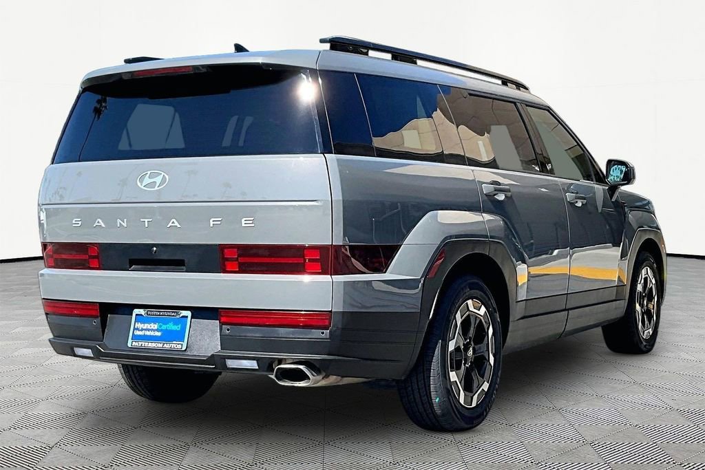 Used 2025 Hyundai Santa Fe SEL image 2