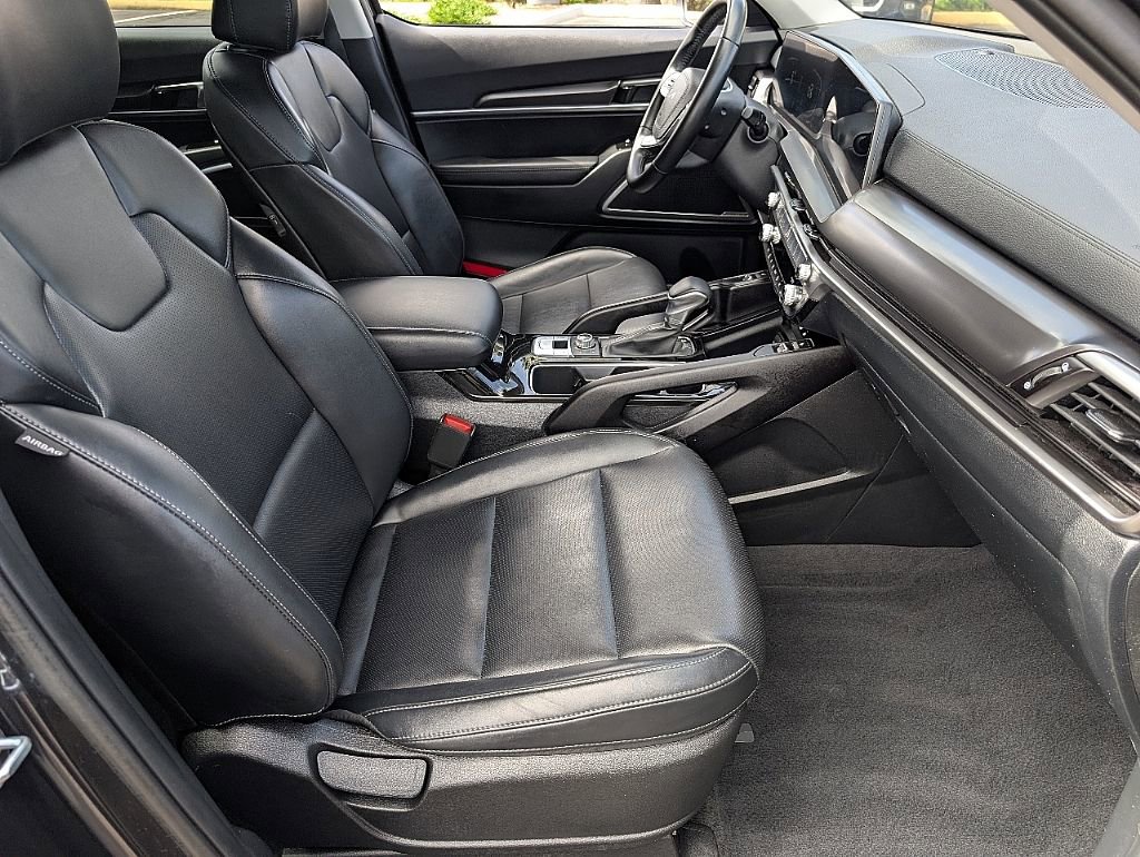 Used 2025 Kia Telluride S image 18