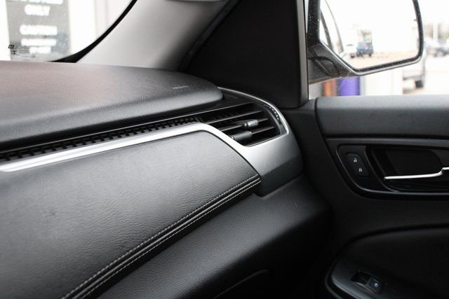 Used 2018 Chevrolet Suburban LT image 19