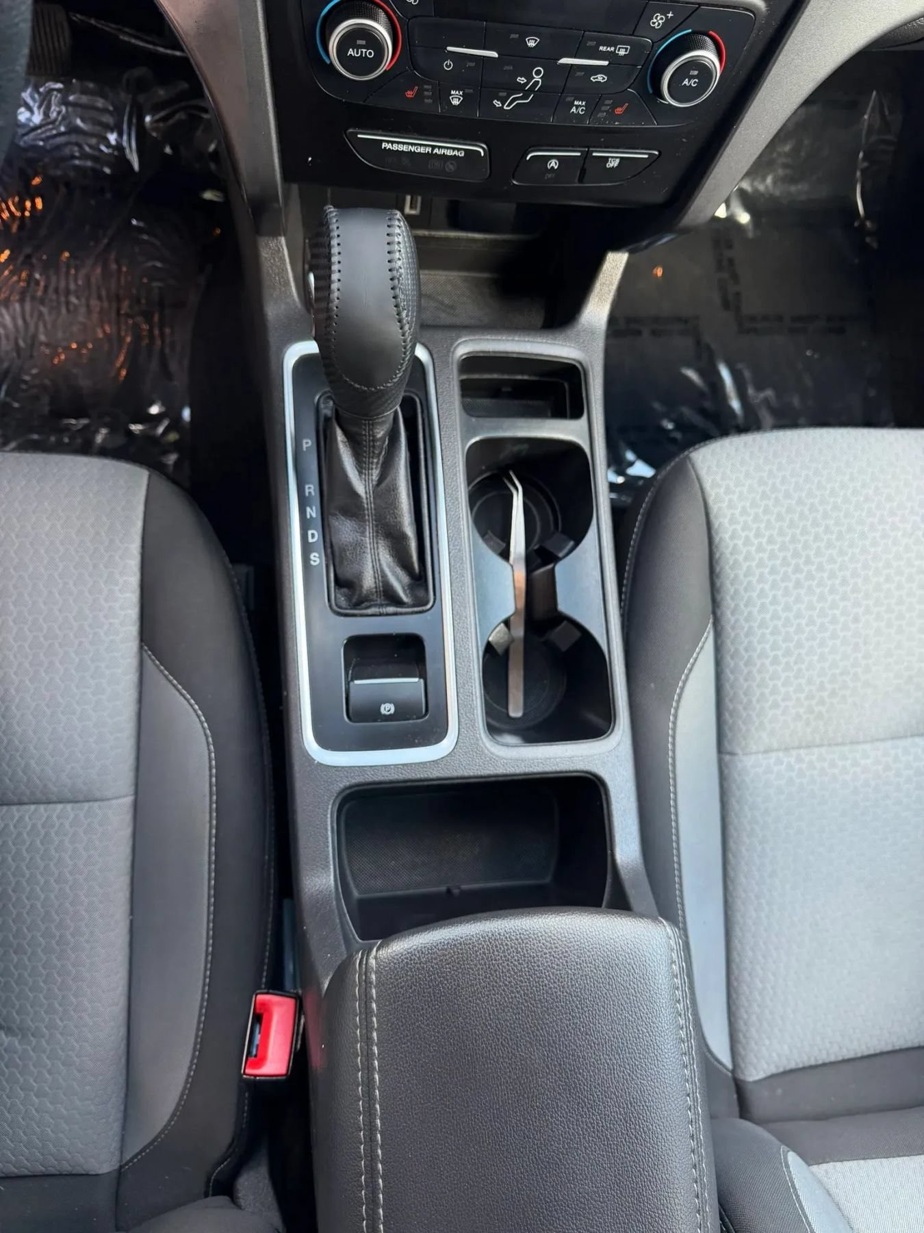 Used 2018 Ford Escape SE FWD image 27