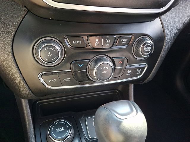 Used 2021 Jeep Cherokee Latitude Lux image 16