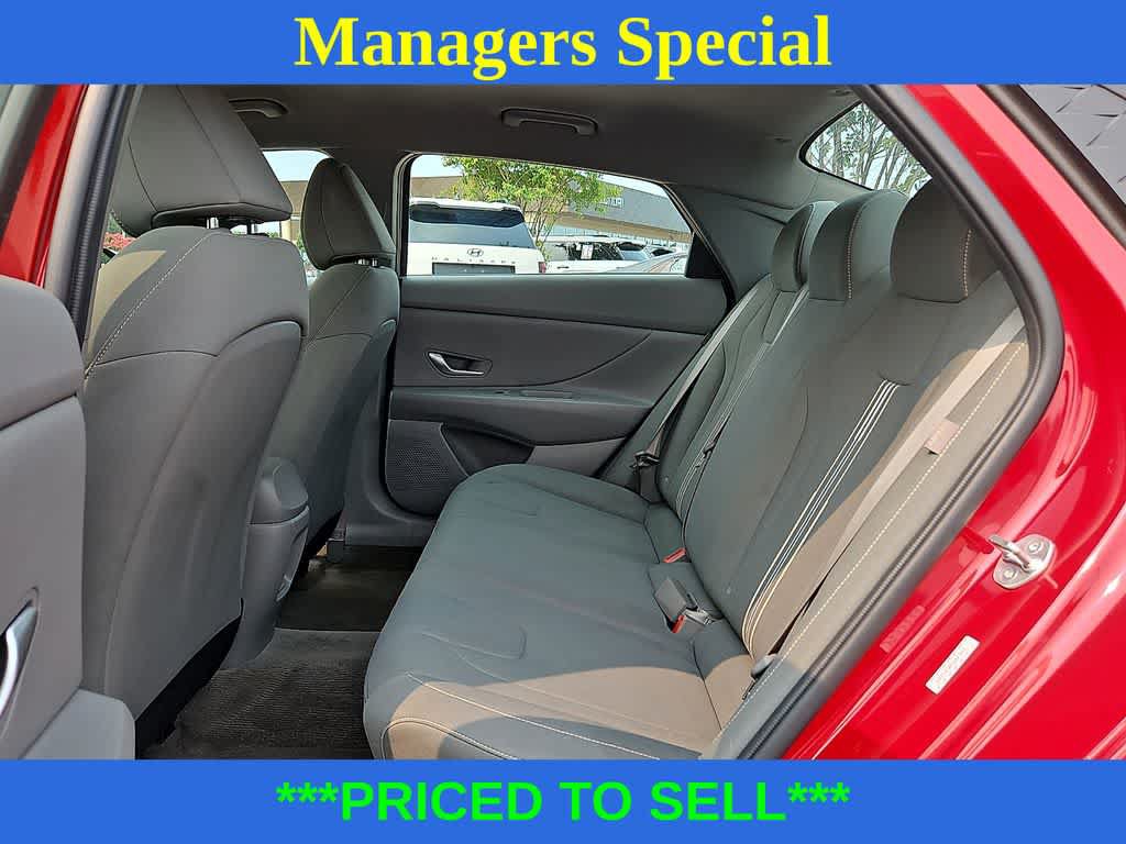 Used 2024 Hyundai Elantra SEL FWD image 9