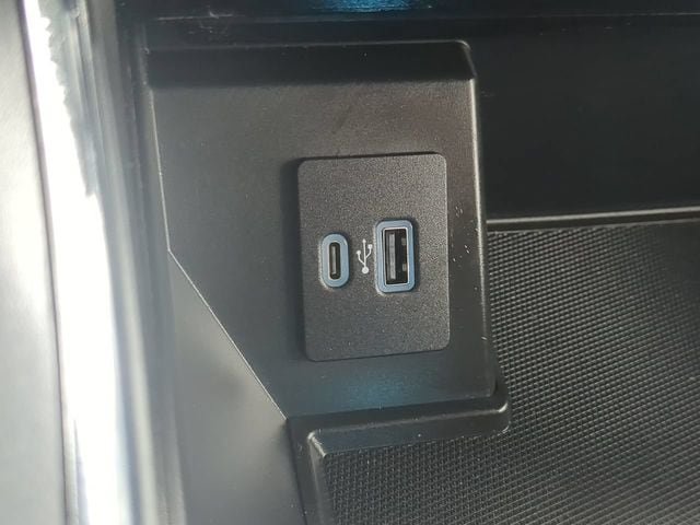Used 2021 Ford F150 Lariat w/ Equipment Group 502A High AWD/4WD image 22