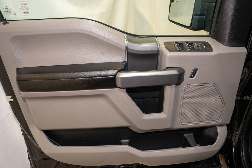 Used 2015 Ford F150 XLT w/ XTR Package image 10