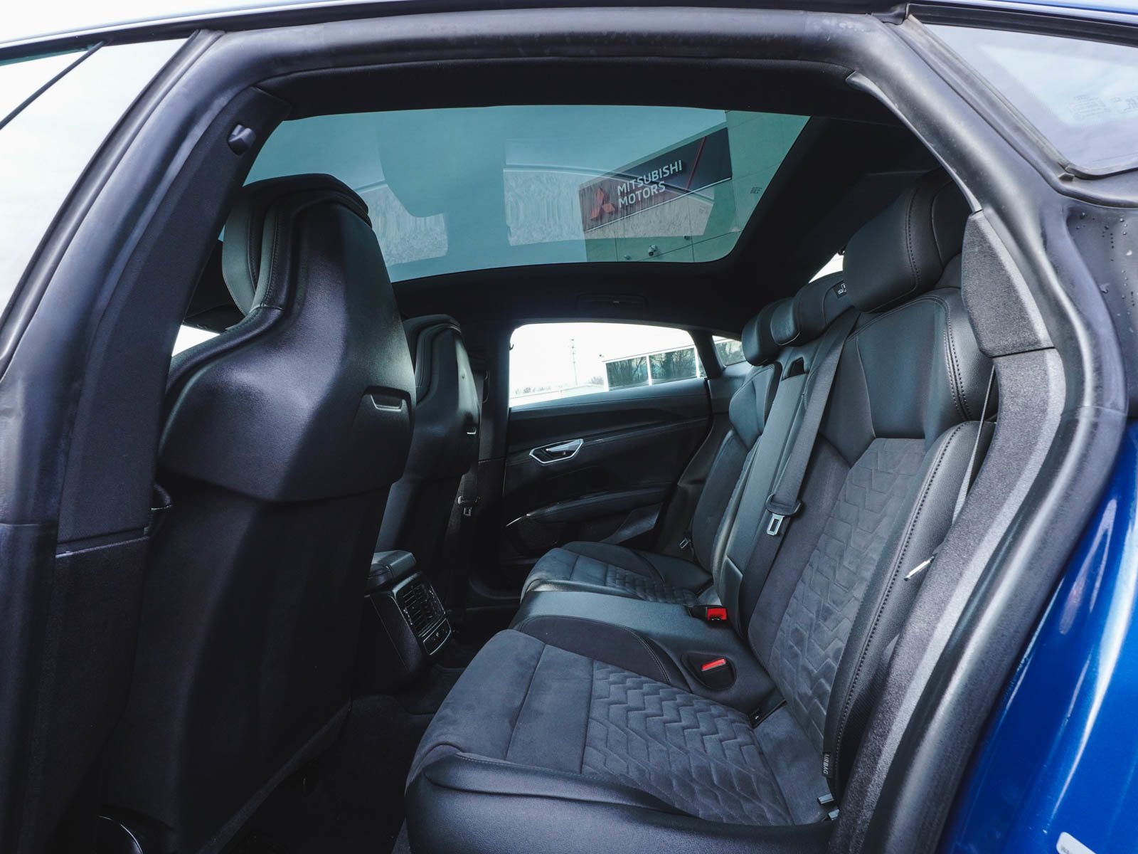 Used 2022 Audi e-tron GT Premium Plus w/ Performance Package image 31