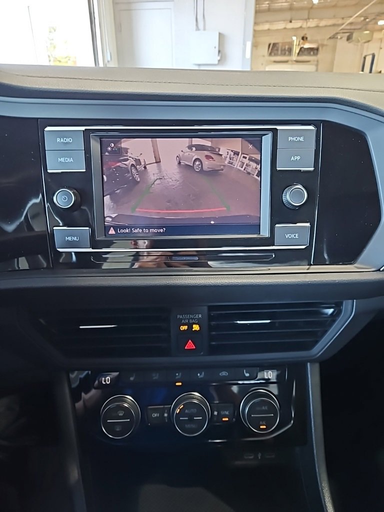 Used 2024 Volkswagen Jetta SE image 28