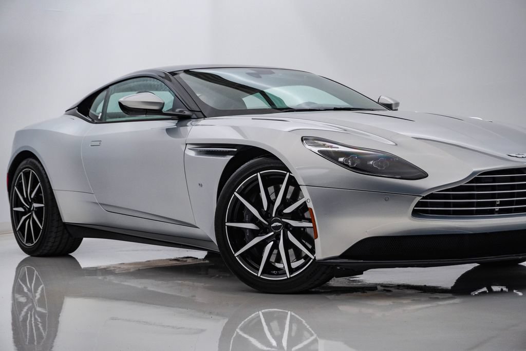 Used 2017 Aston Martin DB11 V12 RWD image 2