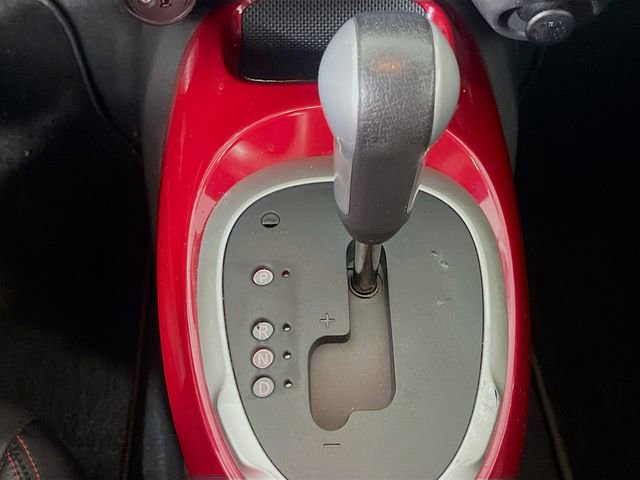 Used 2016 Nissan Juke SL image 18